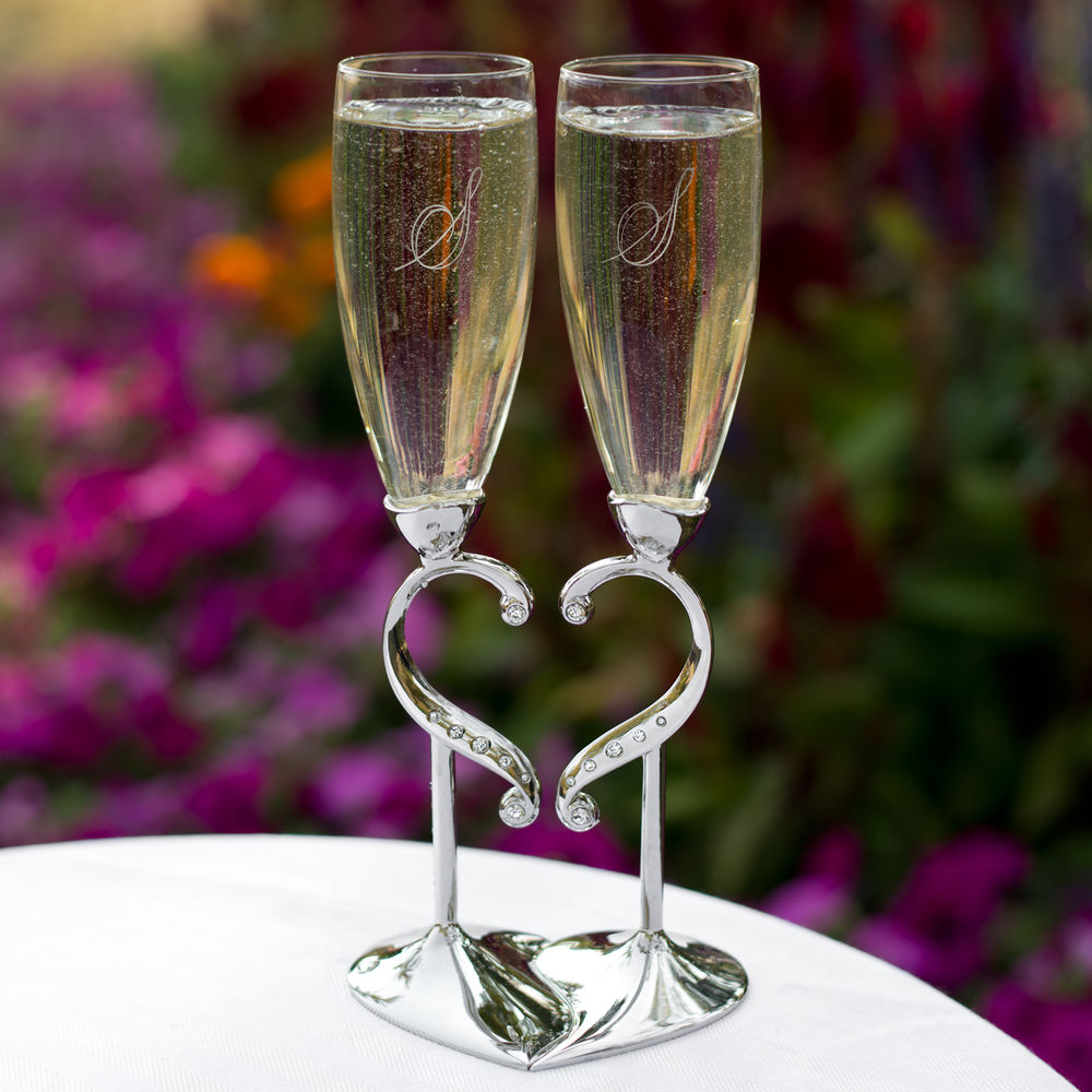 copas de champagne tipo flauta con forma corazon plata incilaes y brillantes